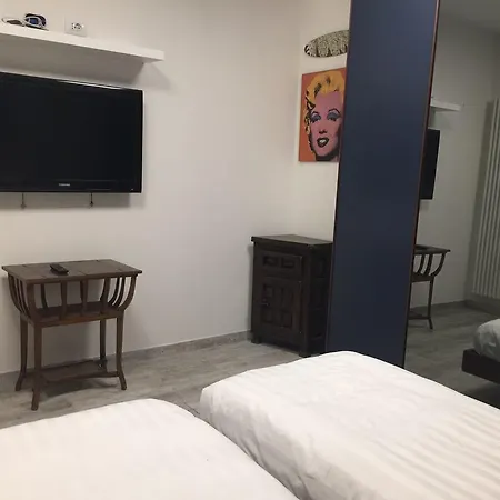 Trilocale Con 2 Bagni E Garage Zona Lago Hébergement de vacances